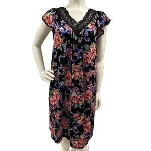 VTG Vanity Fair Floral Nylon Nightgown M Black Pink Lace Trim Made in USA